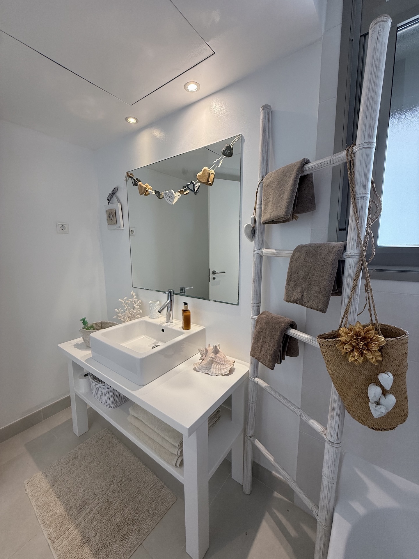 Resa Estates Ibiza longter rental Cala Tarida penthouse bathroom.jpeg